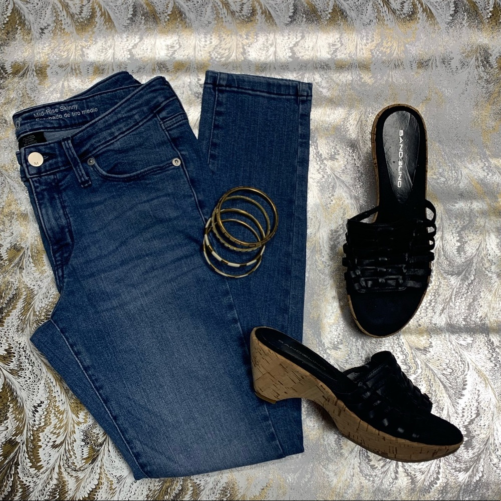 🔊 Women’s Bandolino sandals